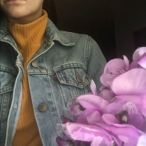 Women’s Light Wash Levi’s Denim Jacket